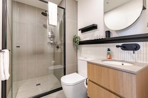 Modern 7th floor Flat, Parking, Convenient, Quiet