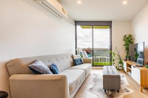 Modern 7th floor Flat, Parking, Convenient, Quiet