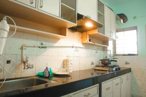 Rooftop Cityscape Inn