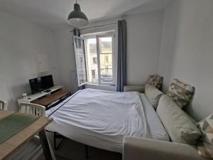 Chamaillard 1, calme, draps fournis