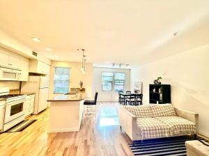 Lovely 1BR Apartment Near Woodbury Town Center