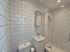 Modern Studio in Fratton, Portsmouth - Contractors Welcome #1