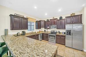 Incredible Pool Spa & Game Room Private Home! villa