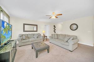 Incredible Pool Spa & Game Room Private Home! villa