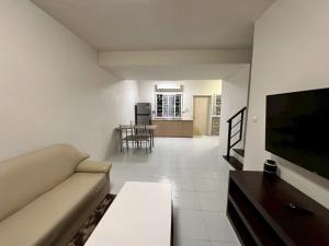 Private 3BR House near Airport