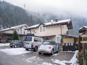 Pretty Apartment in Hollersbach near forest