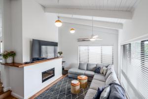 Stylish Beachside Escape in Ocean Grove