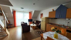 Ferienwohnung Boddenblick Breege - Balkon, Wasserblick, komplette Küche