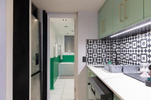 Historic Mutual Heights CBD Loft w Pool & Gym