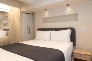 Historic Mutual Heights CBD Loft w Pool & Gym