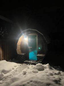 Górska Chata pod wyciągiem Remiaszów nr IX ski bus pod domkami