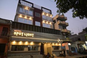 Hotel Spot Light
