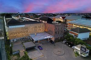 Sunday Hotel Arshika Sunset Road