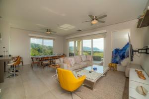 Miramar 5D -3 bedr 3 bath Ocean View