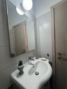 2 bedroom townhouse close to the sea