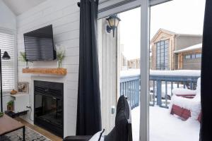 Northern Peaks Ski In-Out Hot Tub Shuttle Access