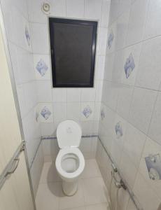 Ac Luxurious Bed with breakfast In Thane West