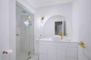 Jefferson Cove - Relaxed Poolside Escape by the Sea