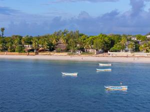 Silver Residence Apartments by MOKAWA