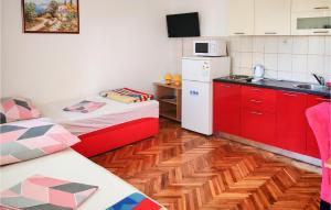 Beautiful Apartment In Vodice With Wifi