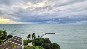 Beachfront 3BR Condo with Ocean-View Balcony