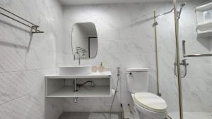 Beachfront 3BR Condo with Ocean-View Balcony