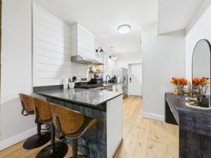 Desert Mirage Free Parking & Private Patio