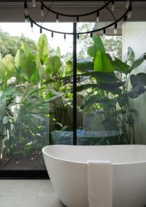 LohonoStays Villa Heritage Farms A