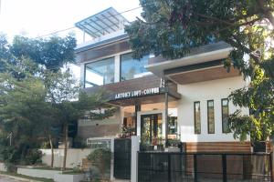 RedDoorz at Antons Loft Designer Resort Pansol Calamba Laguna