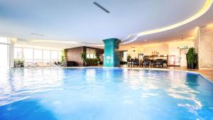 Cozy modern studio with Gym & Pool