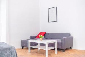 Classy 2BR Apt. w Exclusive Location near AKH