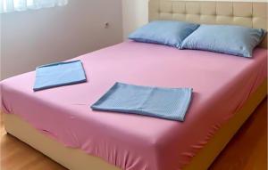 2 Bedroom Gorgeous Apartment In Vir