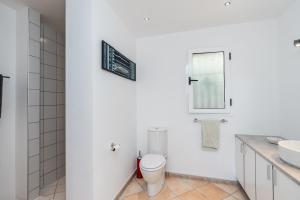 Lets in the Sun - Villa Bonita