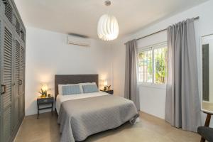 Lets in the Sun - Villa Bonita