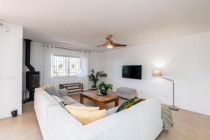 Lets in the Sun - Villa Bonita