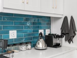 4131 Beach Drive Bliss & Flip Flop Cottage