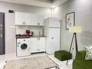 Bright 1BR Apartment - 80m to İstiklal Street