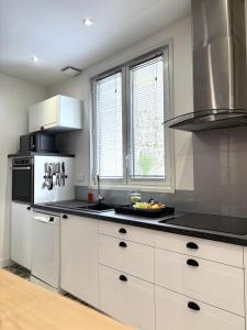 Grand Gîte Vivonne 8 personnes, Terrasse, Confort, babyfoot