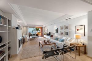 Exclusive 1 line Beach Apartment in Marbella with Panoramic Views