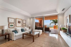 Exclusive 1 line Beach Apartment in Marbella with Panoramic Views