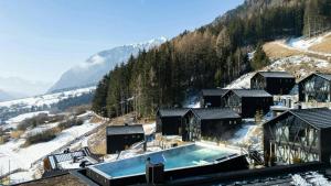 Chalet With Sauna And Hot Tub With View