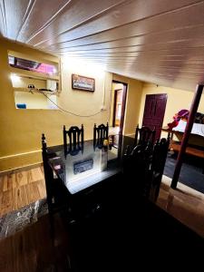 Edwin and Edrin Service Villa