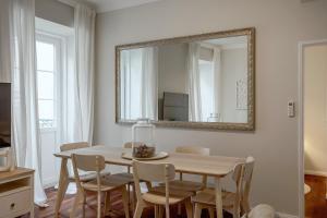 Bairro Alto Elegant by Homing