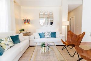 Stylish and wide- 3Bdr 3Bth- Los Remedios