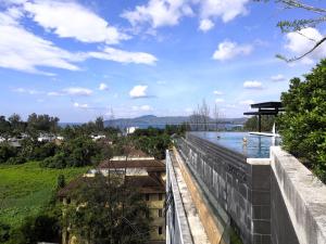 Cozy Surin apartment at 6 Avenue by Lofty