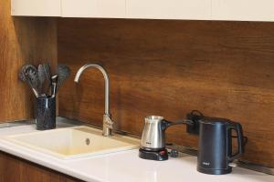 Newly Renovated Stylish 1BR Apartment For 4