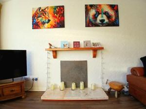 House near moors, 10 minutes walk to high street