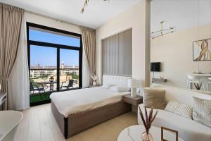 Modern Studio in residence with pool gym and paddl