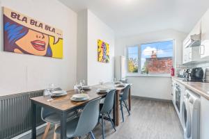 Beverly Retreat Spacious with Free Parking