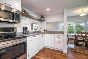 Memory Lane - Walk to the Village - Sleeps 10
